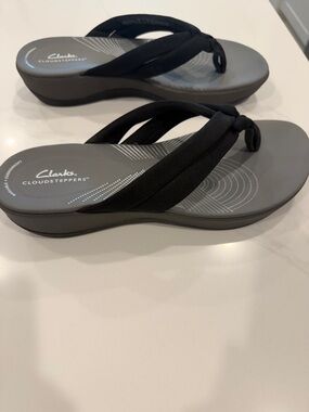 Clarks Black Cloudsteppers Women's Foam Thong Sandals